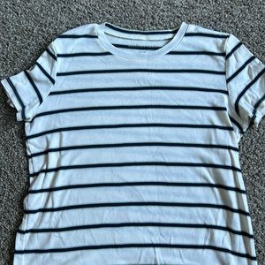 American Eagle Outfitters teeshirt